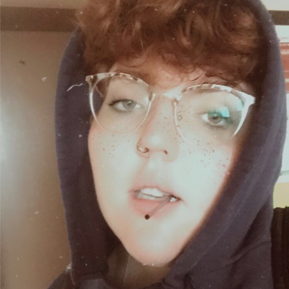 Meet your Posher, Cady - Picture 1 of 1